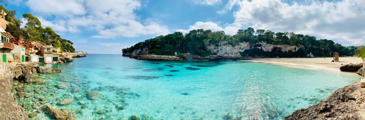 Hostal Cala Llombards Exteriör bild